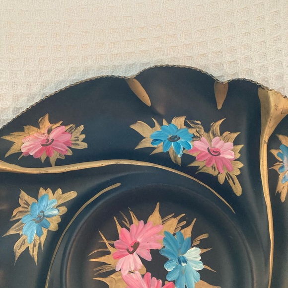 Vintage from the 50’s Farber & Shlevin Inc. Black Hand Painted Floral Metal Tray - Picture 5 of 11